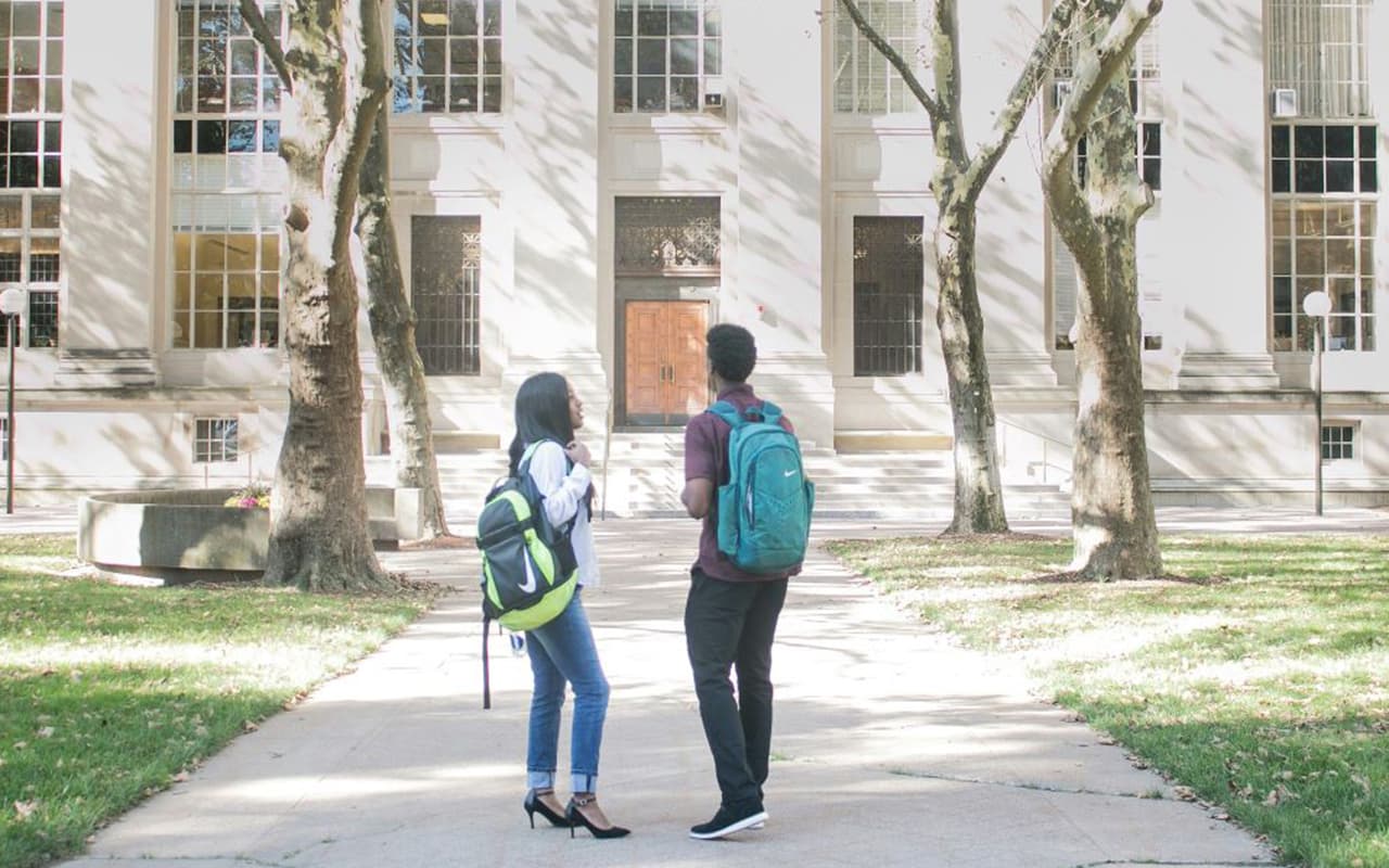 Setting SMART Academic Goals for a Successful School Year: Tips for College Students